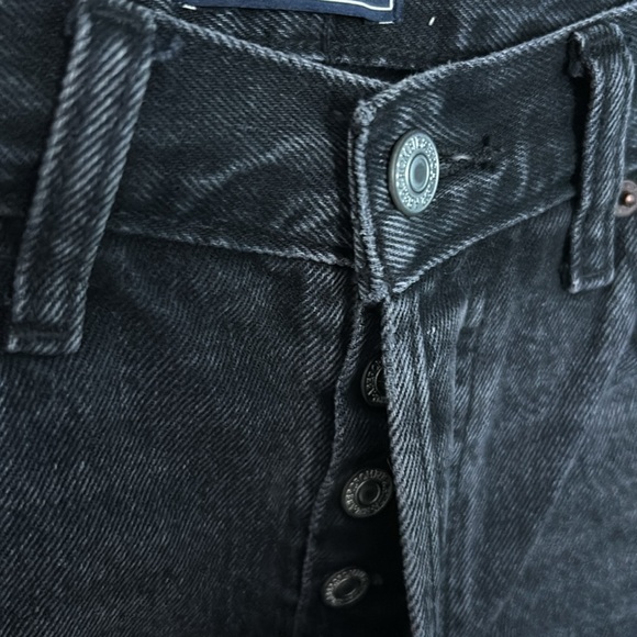 A&F High Rise 4” Short - Picture 5 of 5